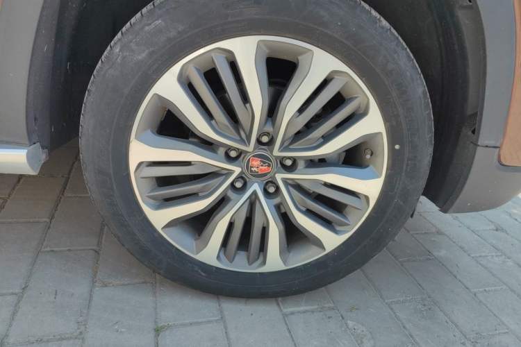 Used Roewe RX8 2018 30T Smart Connectivity All-Wheel Drive Supreme Edition Right Front Wheel Hub