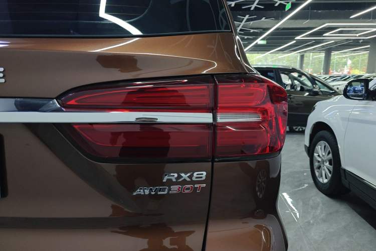 Used Roewe RX8 2018 30T Smart Connectivity All-Wheel Drive Supreme Edition Right Rear Taillight