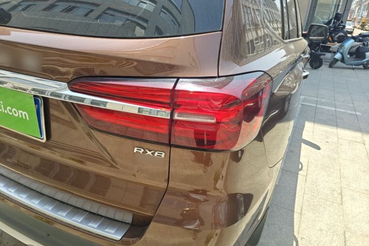 Used Roewe RX8 2018 30T Smart Connectivity Two-Wheel Drive Flagship Edition Right Rear Taillight