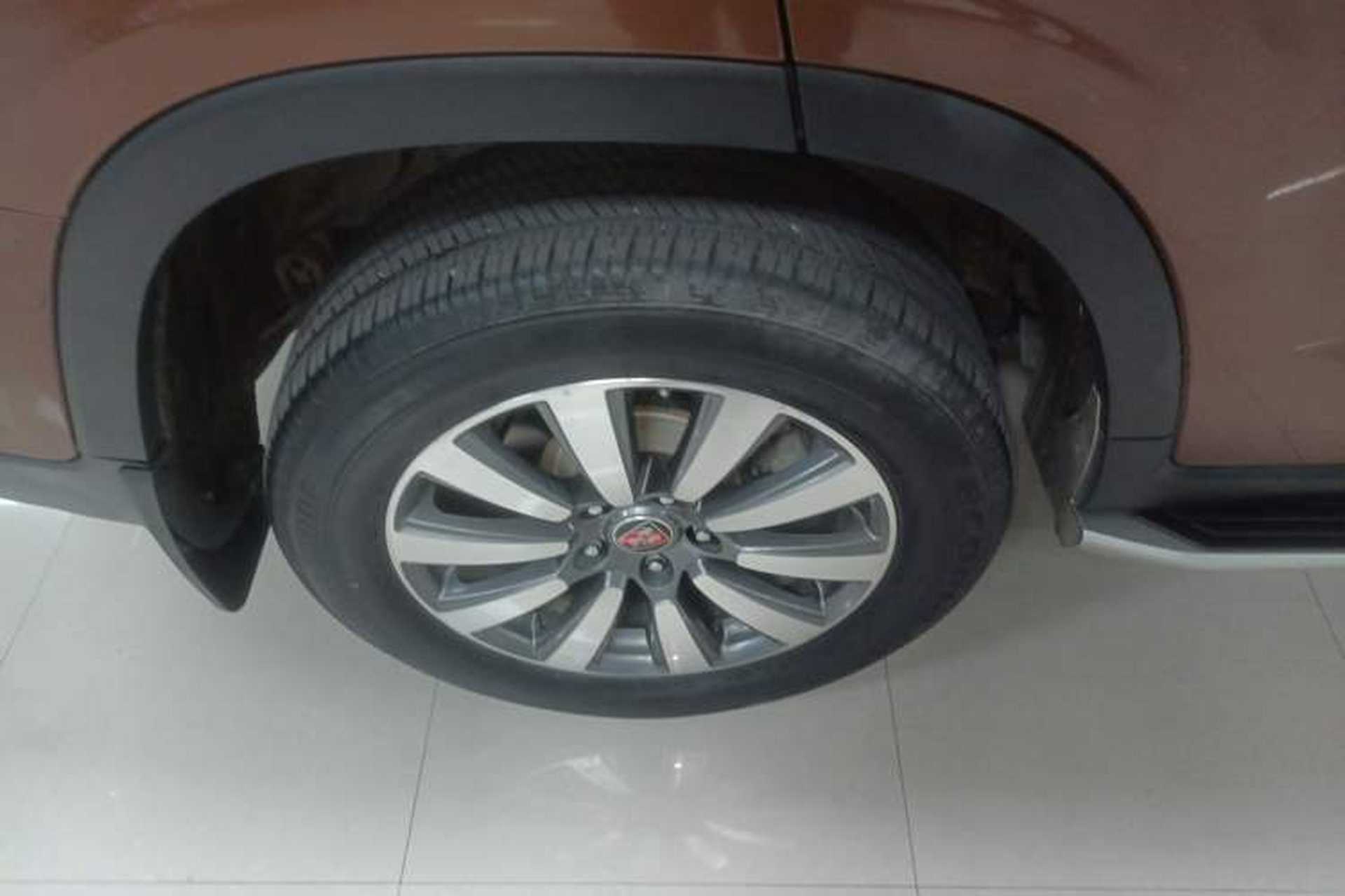 Used Roewe RX8 2018 30T Smart Connectivity Four-Wheel Drive Flagship Edition Right Rear Wheel Hub