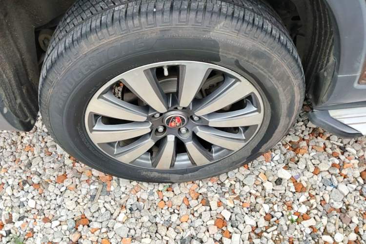 Used Roewe RX8 2018 30T Two-Wheel Drive Flagship Edition Right Rear Wheel Hub