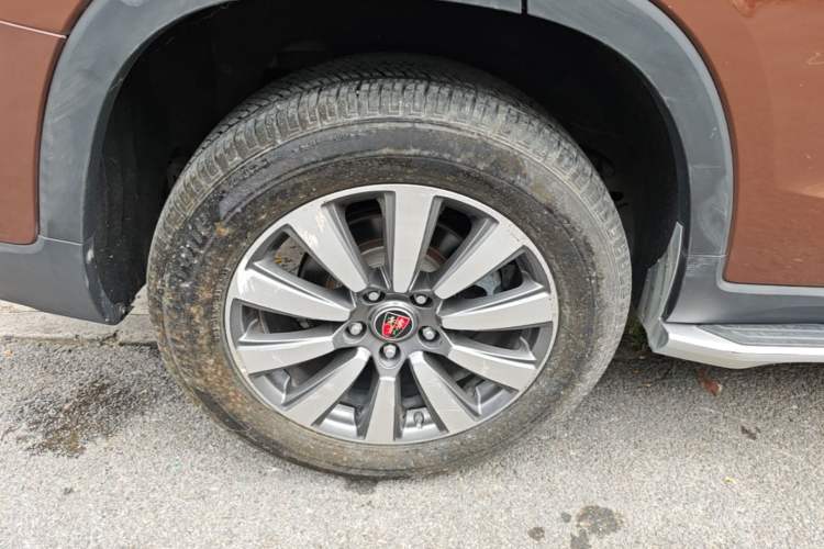 Used Roewe RX8 2018 30T Smart Connectivity Two-Wheel Drive Supreme Edition Right Rear Wheel Hub
