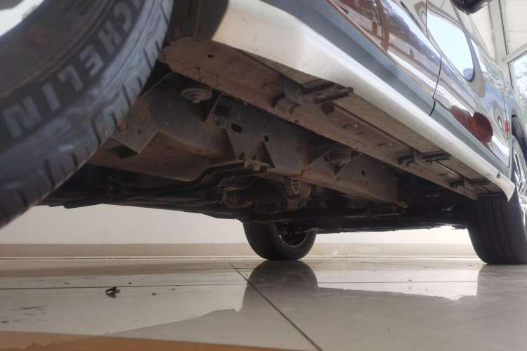 Used Roewe RX8 2018 30T Smart Connectivity All-Wheel Drive Supreme Edition Right Side Sill