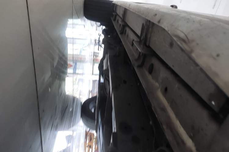 Used Roewe RX8 2018 30T Smart Connectivity Four-Wheel Drive Flagship Edition Right Side Sill