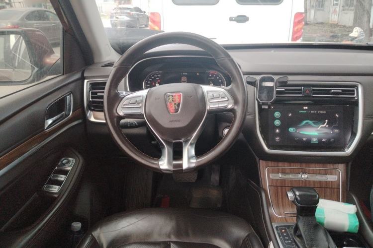 Used Roewe RX8 2018 30T Smart Connectivity Two-Wheel Drive Flagship Edition Steering Wheel