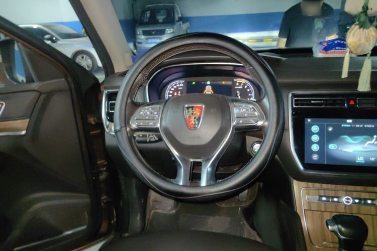 Used Roewe RX8 2018 30T Two-Wheel Drive Flagship Edition Steering Wheel