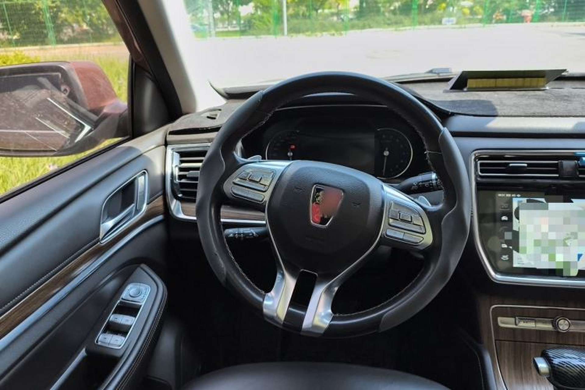 Used Roewe RX8 2018 30T Smart Connectivity Two-Wheel Drive Supreme Edition Steering Wheel