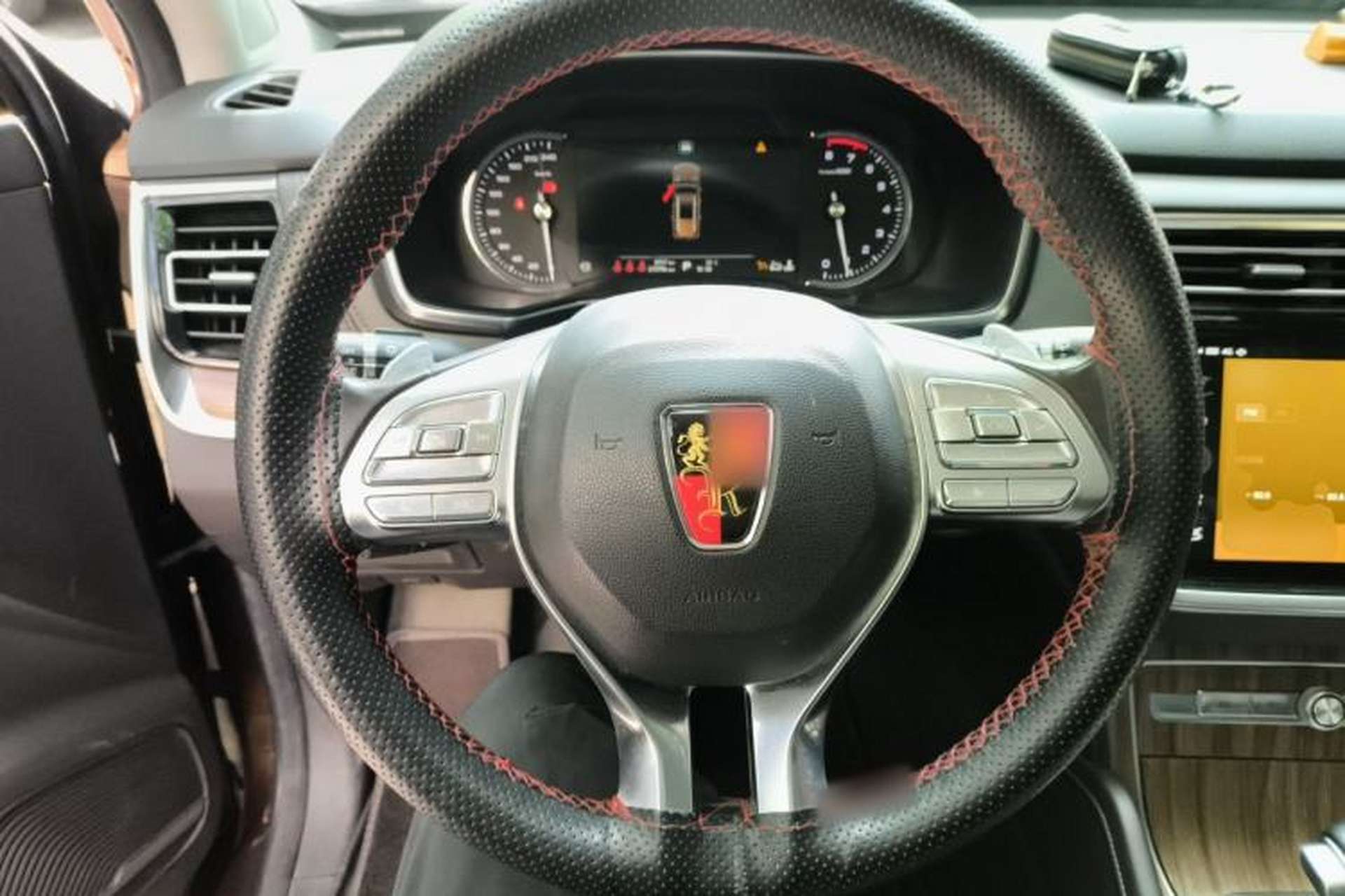 Used Roewe RX8 2018 30T Smart Connectivity Four-Wheel Drive Flagship Edition Steering Wheel