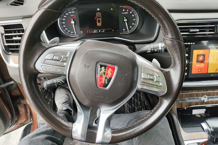 Used Roewe RX8 2018 30T Smart Connectivity Two-Wheel Drive Flagship Edition Steering Wheel