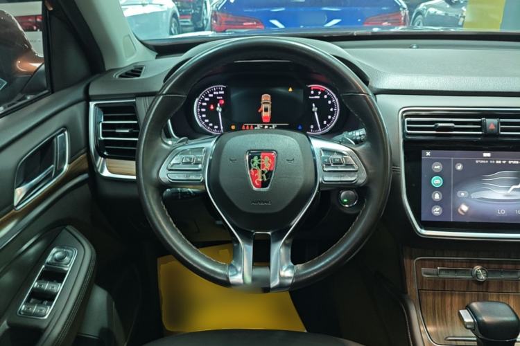 Used Roewe RX8 2018 30T Smart Connectivity Two-Wheel Drive Flagship Edition Steering Wheel