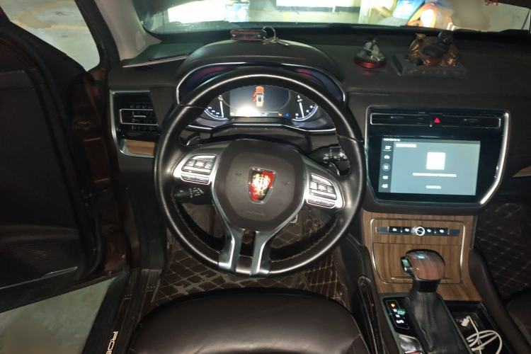 Used Roewe RX8 2018 30T Smart Connectivity Two-Wheel Drive Flagship Edition Steering Wheel