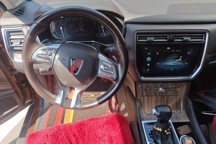 Used Roewe RX8 2018 30T Smart Connectivity Two-Wheel Drive Flagship Edition Steering Wheel