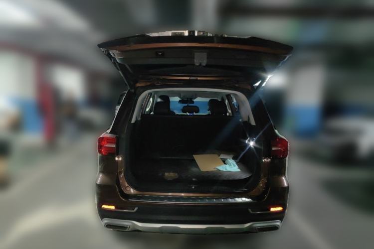 Used Roewe RX8 2018 30T Two-Wheel Drive Flagship Edition Trunk
