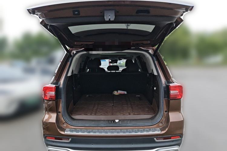 Used Roewe RX8 2018 30T Smart Connectivity Two-Wheel Drive Supreme Edition Trunk