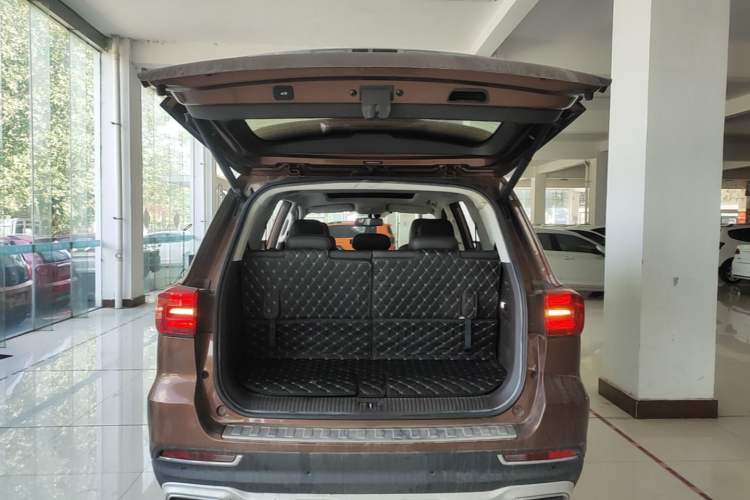 Used Roewe RX8 2018 30T Smart Connectivity Four-Wheel Drive Flagship Edition Trunk