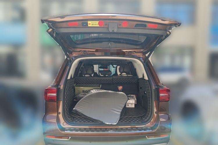 Used Roewe RX8 2018 30T Smart Connectivity Four-Wheel Drive Flagship Edition Trunk