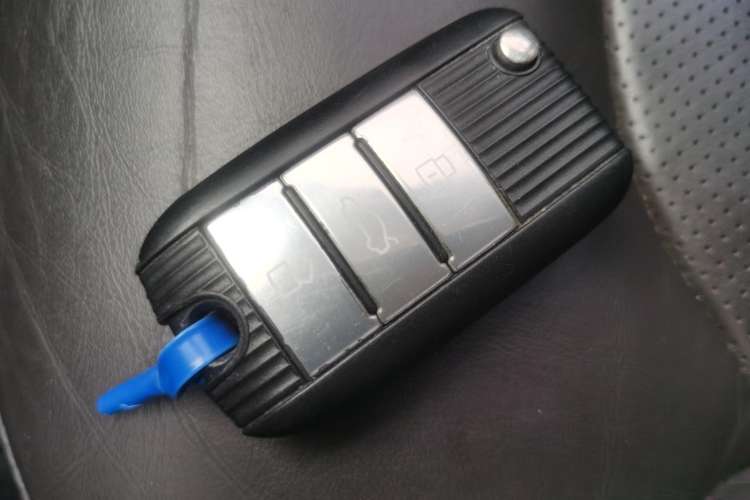 Used Roewe RX8 2018 30T Smart Connectivity All-Wheel Drive Supreme Edition Vehicle Key