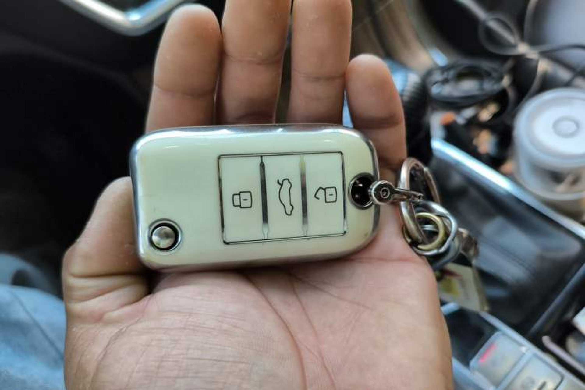 Used Roewe RX8 2018 30T Smart Connectivity Two-Wheel Drive Supreme Edition Vehicle Key