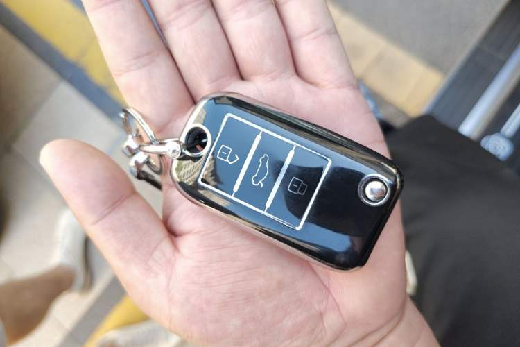 Used Roewe RX8 2018 30T Smart Connectivity Four-Wheel Drive Flagship Edition Vehicle Key