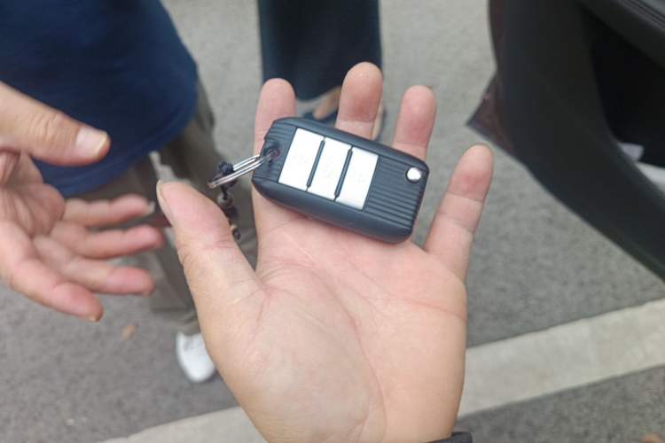 Used Roewe RX8 2018 30T Smart Connectivity All-Wheel Drive Supreme Edition Vehicle Key