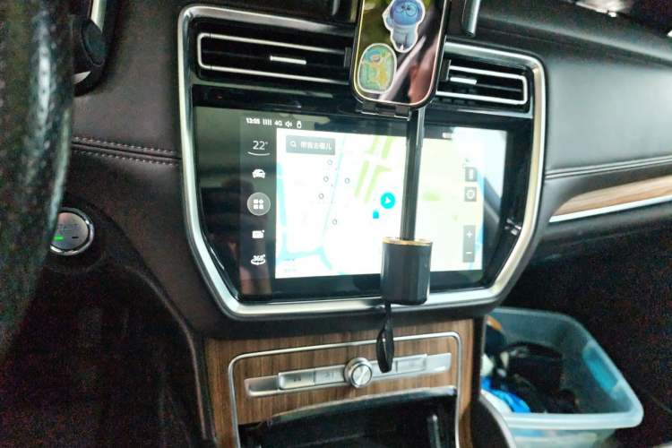 Used Roewe RX8 2018 30T Smart Connectivity All-Wheel Drive Supreme Edition Audio And AC Panel
