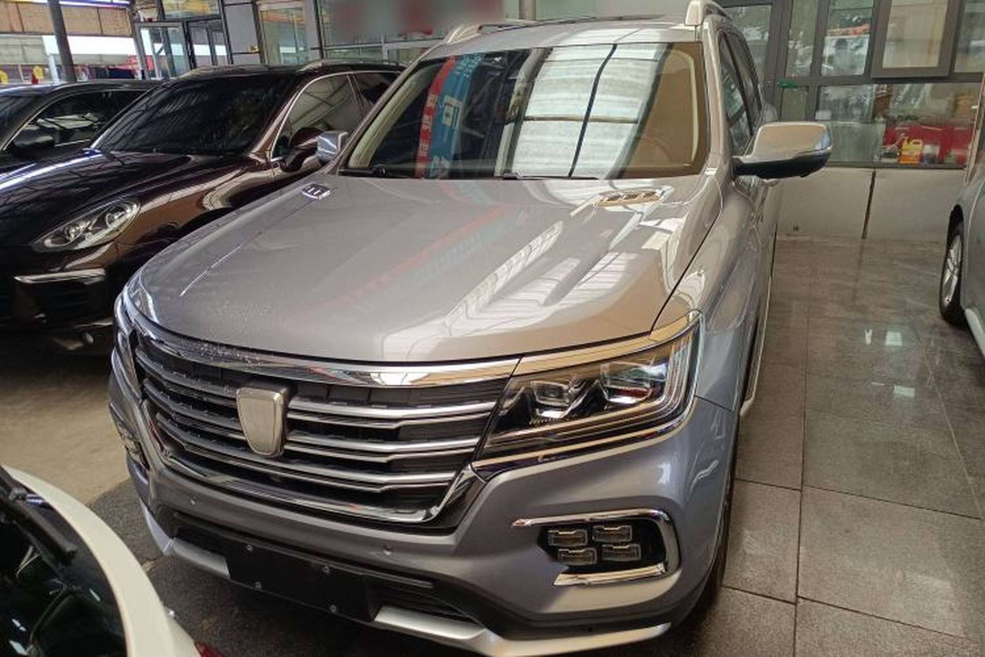 Used Roewe RX8 2018 30T Smart Connectivity All-Wheel Drive Supreme Edition Exterior 1