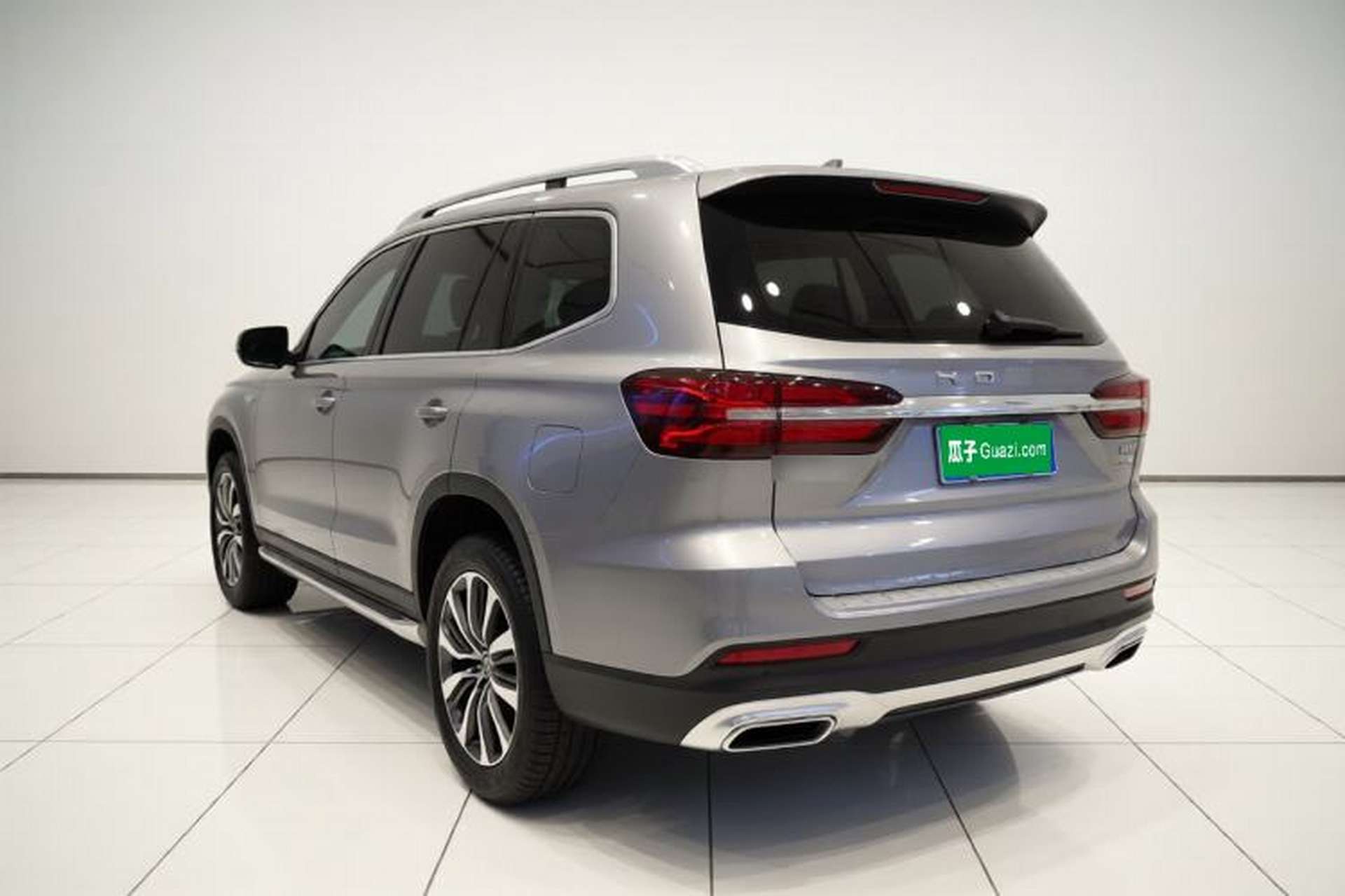 Used Roewe RX8 2018 30T Smart Connectivity All-Wheel Drive Supreme Edition Exterior 3