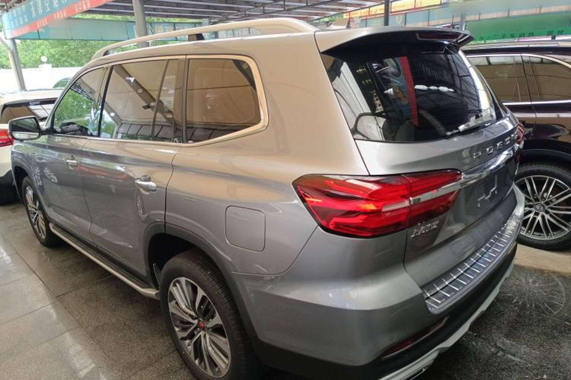 Used Roewe RX8 2018 30T Smart Connectivity All-Wheel Drive Supreme Edition Exterior 5