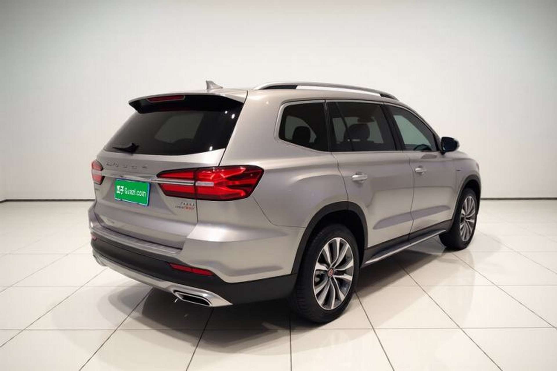 Used Roewe RX8 2018 30T Smart Connectivity All-Wheel Drive Supreme Edition Exterior 5