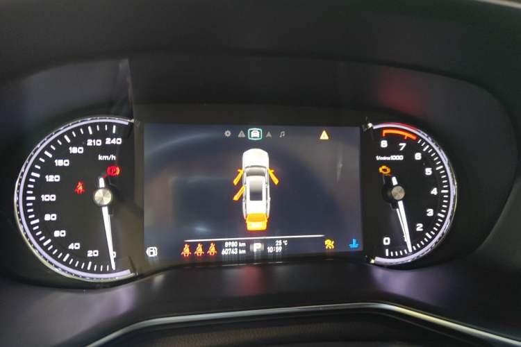 Used Roewe RX8 2018 30T Smart Connectivity Two-Wheel Drive Supreme Edition Instrument Cluster