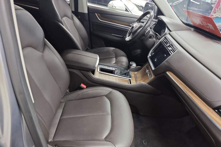 Used Roewe RX8 2018 30T Smart Connectivity Two-Wheel Drive Flagship Edition Right Front Seat