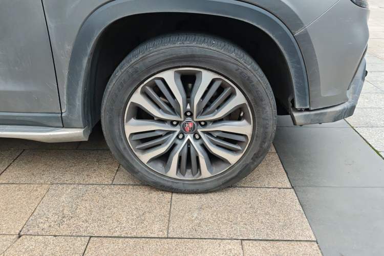 Used Roewe RX8 2018 30T Smart Connectivity All-Wheel Drive Supreme Edition Right Front Wheel Hub