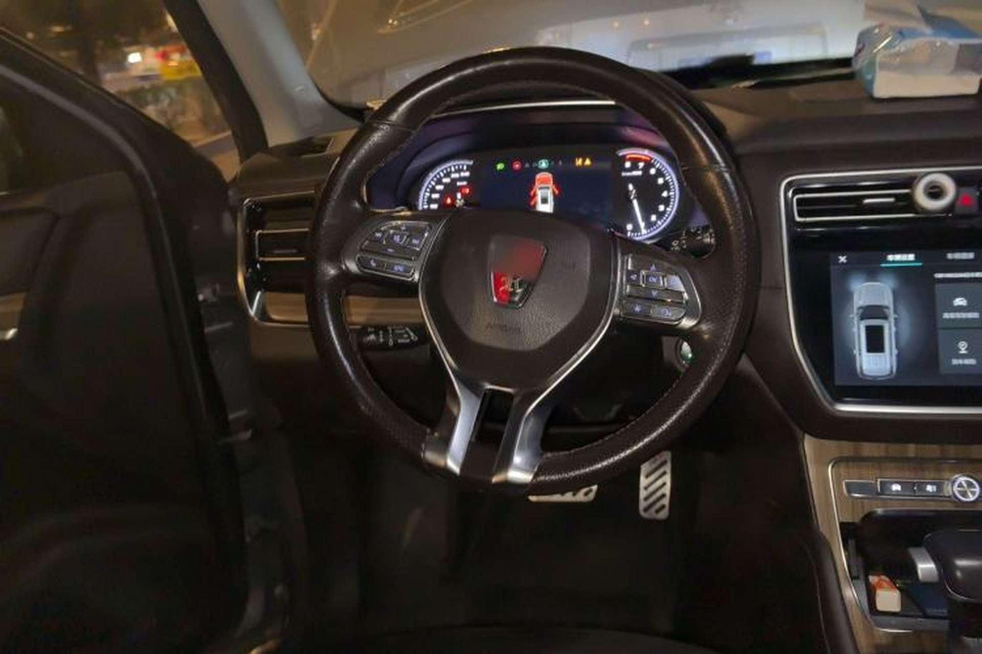 Used Roewe RX8 2018 30T Smart Connectivity All-Wheel Drive Supreme Edition Steering Wheel