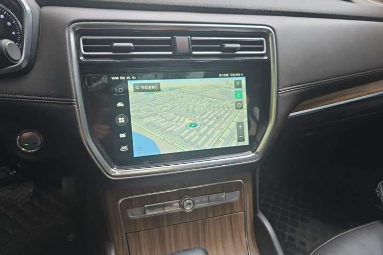 Used Roewe RX8 2018 30T Smart Connectivity Four-Wheel Drive Flagship Edition Audio And AC Panel