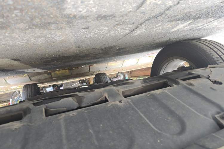 Used Roewe RX8 2018 30T Smart Connectivity Four-Wheel Drive Flagship Edition Chassis Front