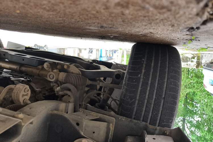 Used Roewe RX8 2018 30T Smart Connectivity Two-Wheel Drive Flagship Edition Chassis Front Left