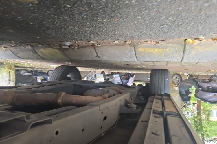 Used Roewe RX8 2018 30T Smart Connectivity Four-Wheel Drive Flagship Edition Chassis Front Right