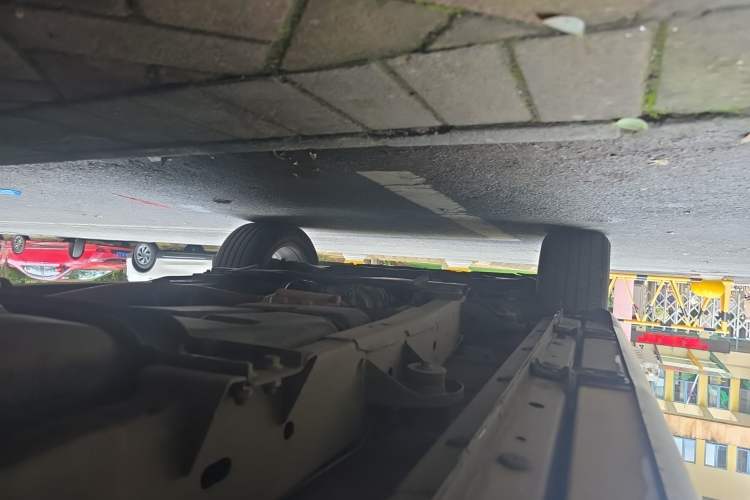 Used Roewe RX8 2018 30T Smart Connectivity Four-Wheel Drive Flagship Edition Chassis Rear Left