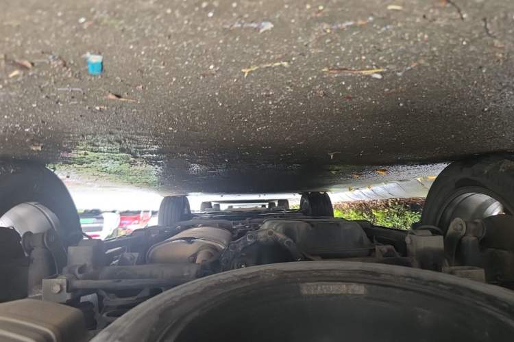 Used Roewe RX8 2018 30T Smart Connectivity Four-Wheel Drive Flagship Edition Chassis Rear
