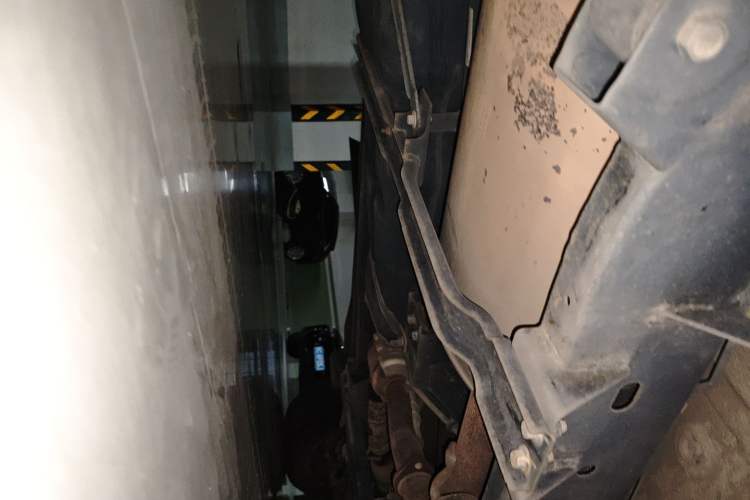 Used Roewe RX8 2018 30T Smart Connectivity Two-Wheel Drive Flagship Edition Chassis Rear Right