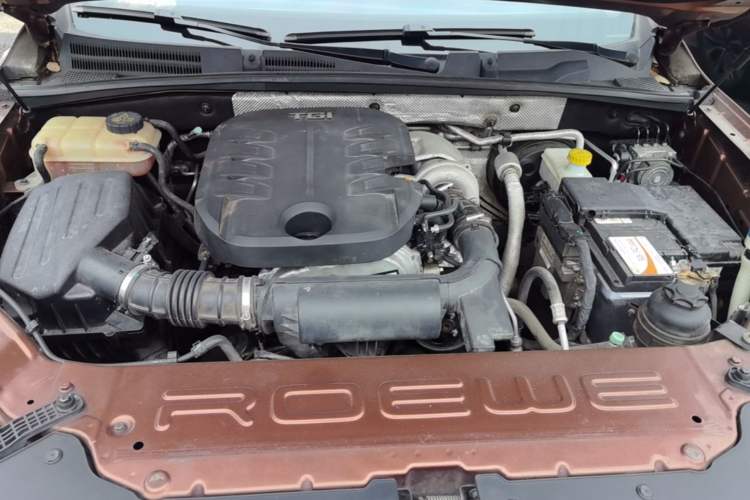 Used Roewe RX8 2018 30T Smart Connectivity All-Wheel Drive Supreme Edition Engine Bay