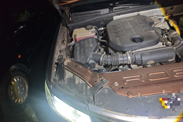 Used Roewe RX8 2018 30T Smart Connectivity Four-Wheel Drive Flagship Edition Engine Bay Right
