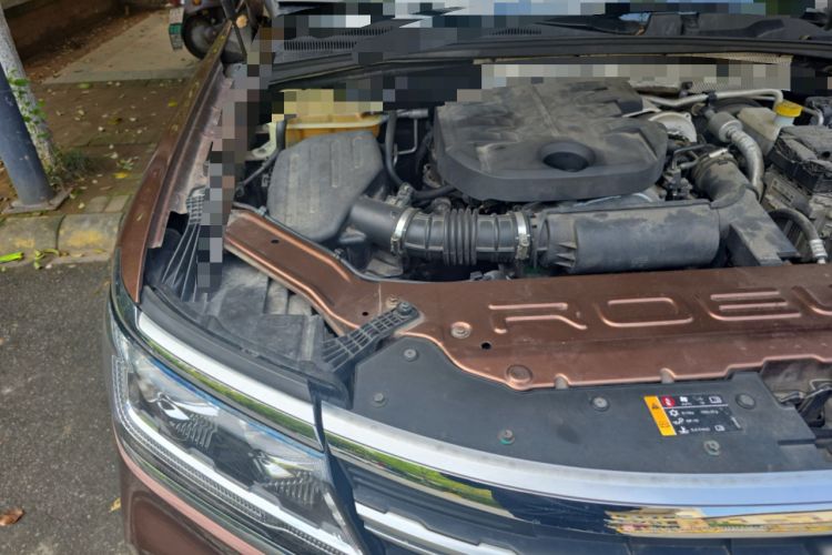 Used Roewe RX8 2018 30T Smart Connectivity Four-Wheel Drive Flagship Edition Engine Bay Right