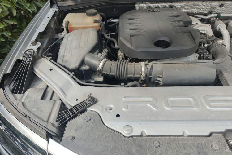 Used Roewe RX8 2018 30T Smart Connectivity All-Wheel Drive Supreme Edition Engine Bay Right