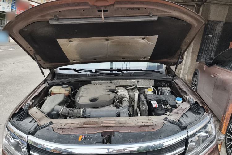 Used Roewe RX8 2018 30T Smart Connectivity Two-Wheel Drive Flagship Edition Engine Bay