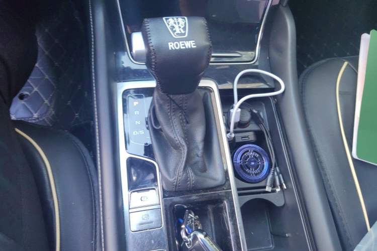 Used Roewe RX8 2018 30T Two-Wheel Drive Flagship Edition Gear Lever
