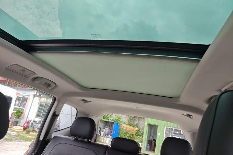 Used Roewe RX8 2018 30T Smart Connectivity Two-Wheel Drive Flagship Edition Headliner