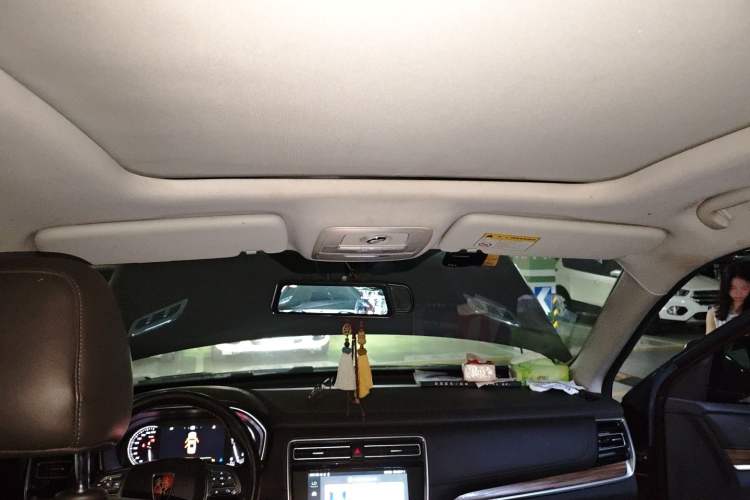 Used Roewe RX8 2018 30T Smart Connectivity Two-Wheel Drive Flagship Edition Headliner