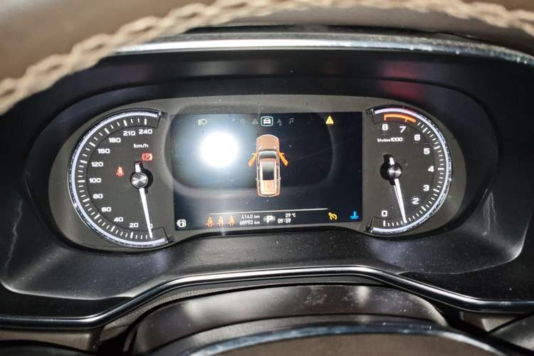 Used Roewe RX8 2018 30T Smart Connectivity Two-Wheel Drive Flagship Edition Instrument Cluster