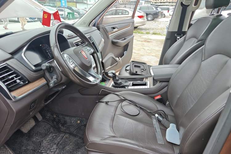 Used Roewe RX8 2018 30T Smart Connectivity Two-Wheel Drive Flagship Edition Left Front Seat